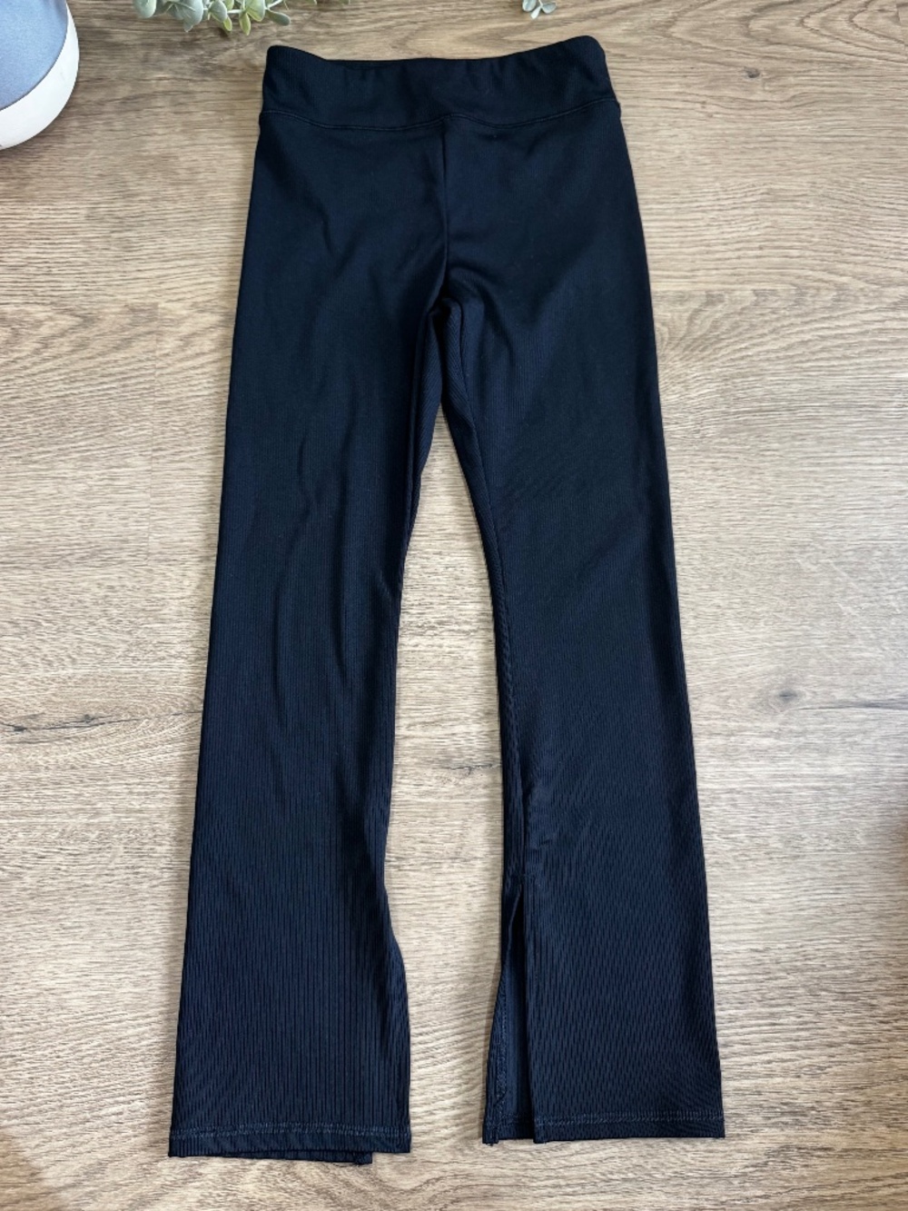 Old Navy Active Girls S 6-7 Black Go-Dry Ribbed Flare Leggings